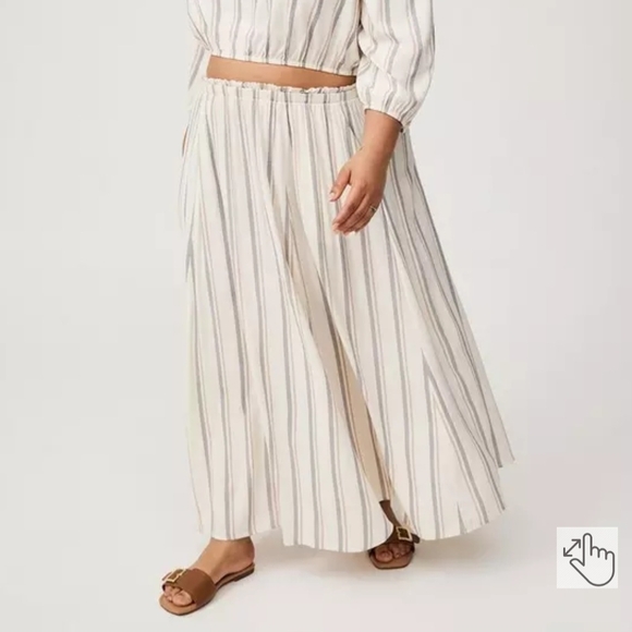 torrid Dresses & Skirts - 6x Striped Maxi Skirt - Ivory/Black